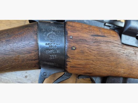 Seltenes englisches Gewehr Lee Enfield MKIII (UND NICHT MKIII(*)!) – Cut-off UND Volleyvisier – Herstellung Enfield 1915! – Originalkaliber 303 Brit. – Monomatrikel! – Alle Teile konform – Guter Lauf – TBE+