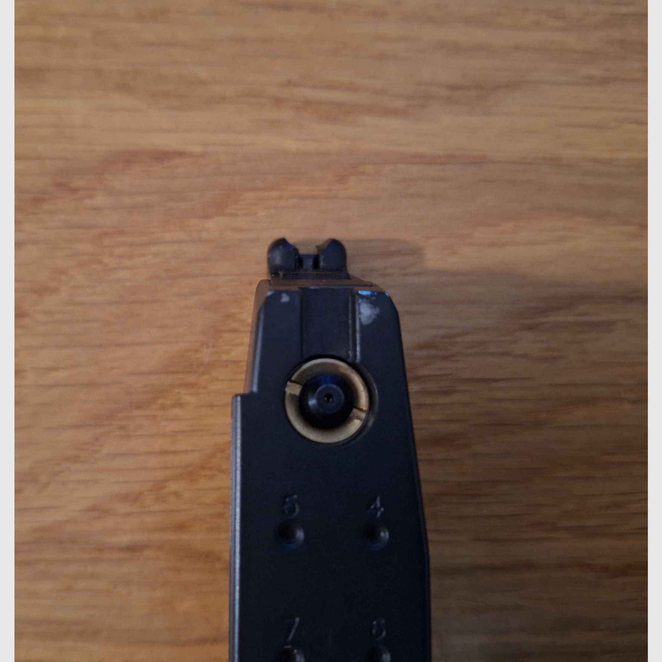 Glock 17 Gen4 Co2 guter Zustand 4,5 mm Stahl-BB mit Blowback