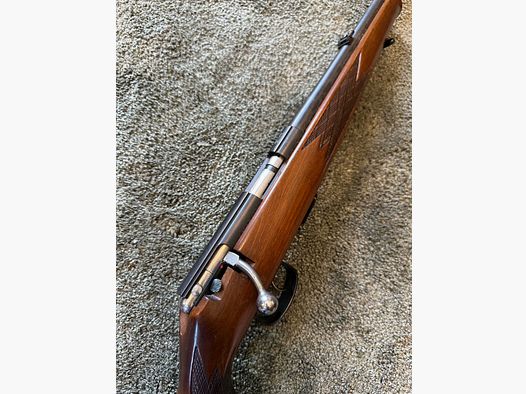 Anschütz Repetierer Kaliber .22 WMR – mit Zeiss Digital-Z 6x42 – Stecher 