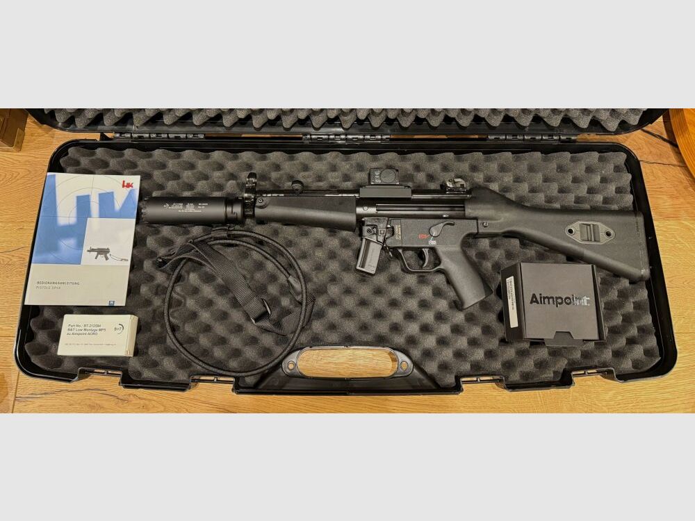 Fucile Heckler und Koch SP5 con silenziatore B&T RBS Schalldämpfer SQD™ Compact e Aimpoint ACRO