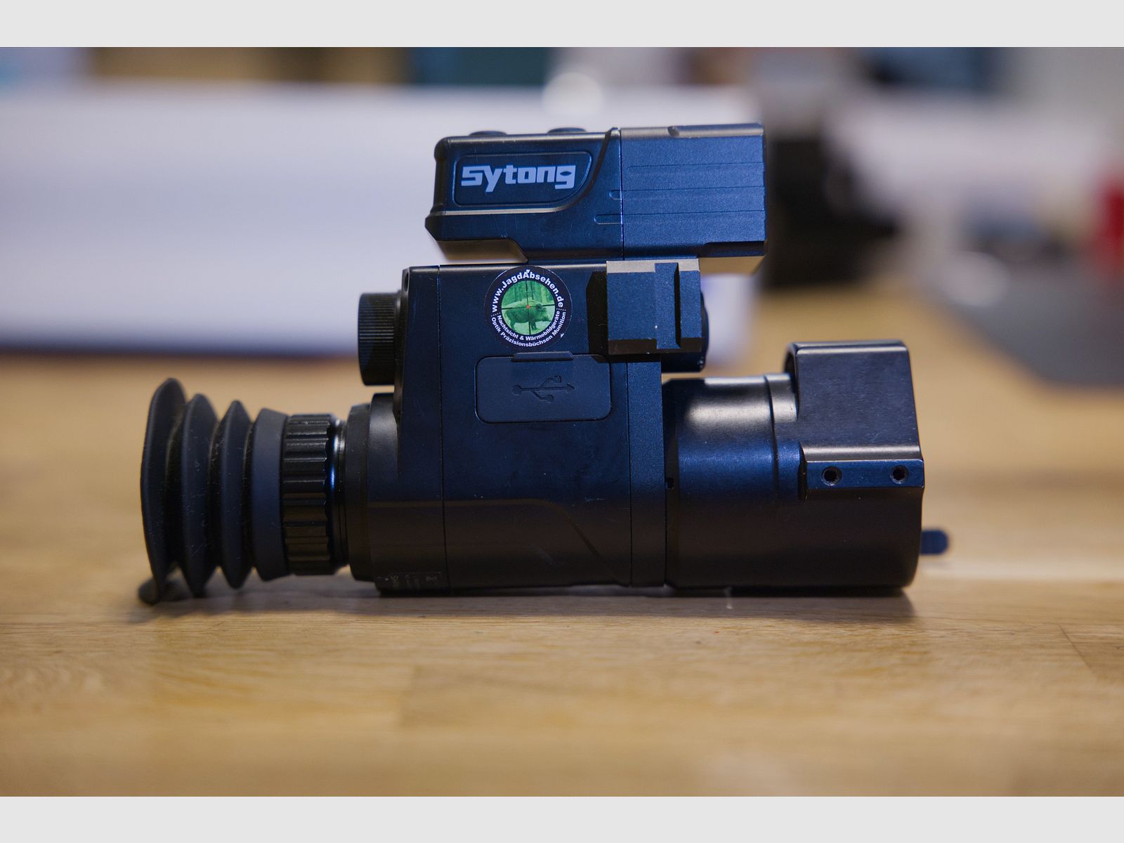 Sytong HT-77 Nachtsichtgerät inkl. Maximtac IR-Strahler 850 nm + 2 Akkus – voll funktionsfähig