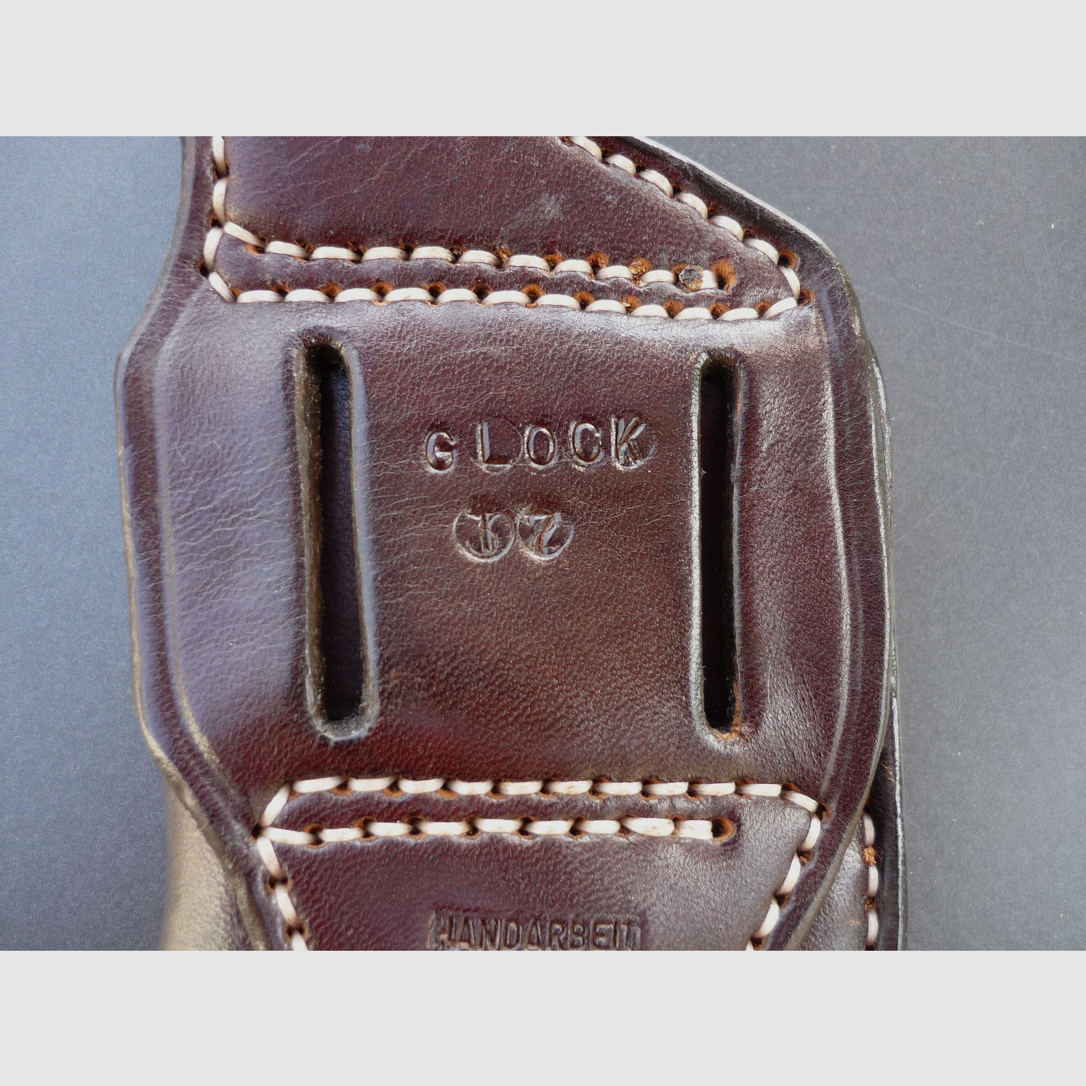 HKDesign Holster Art. Nr. 002: Einfachholster mit Snapverschluss und eingenähter Lederkornschiene - für Glock 17 - Rechtshänder