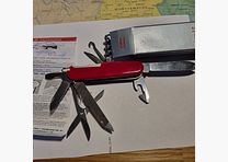 Victorinox- Multitools Outrider 0.9023 rosso