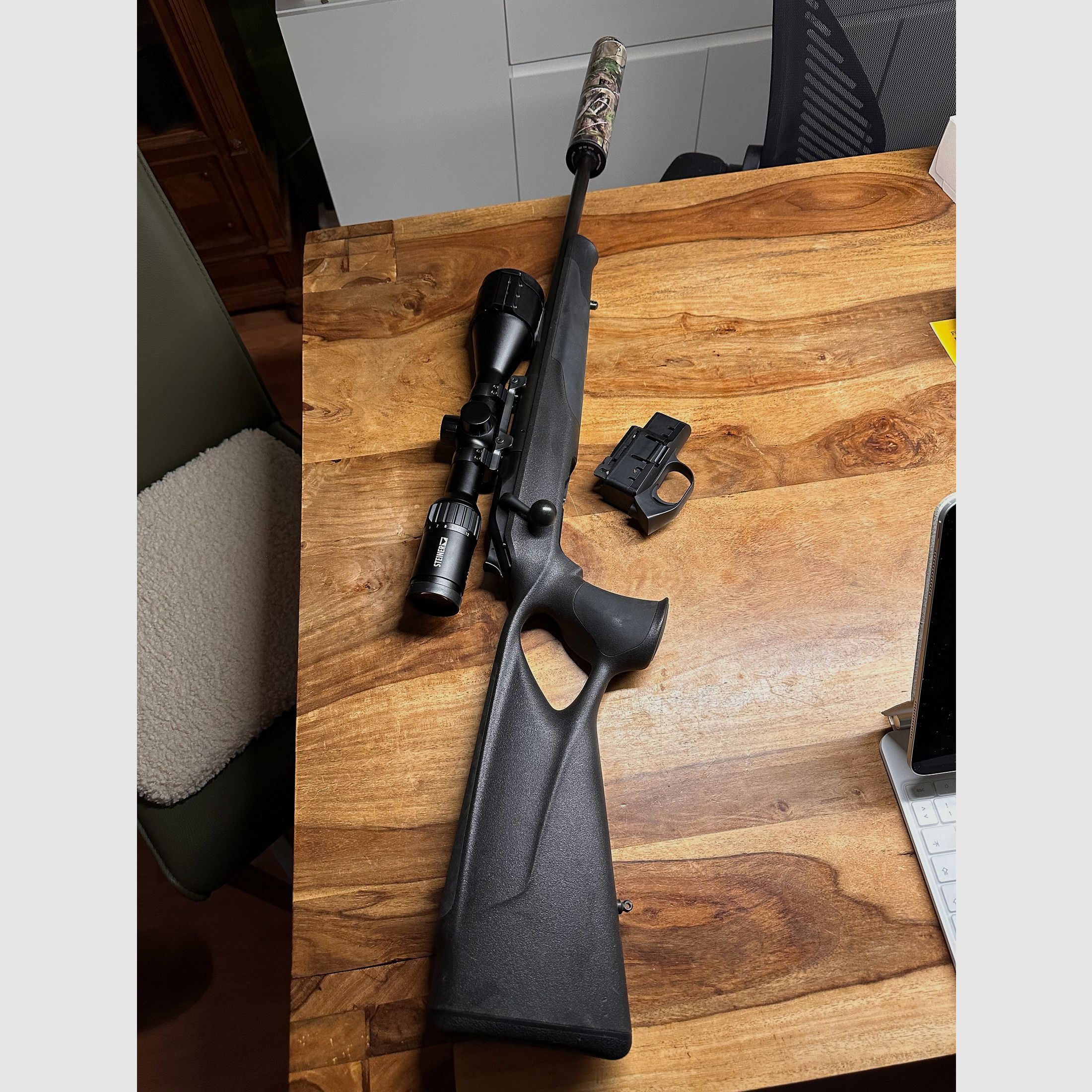 Blaser R8 Professional Success en .243Win con nueva montura Blaser, ¡incl. silenciador Stalon W110!