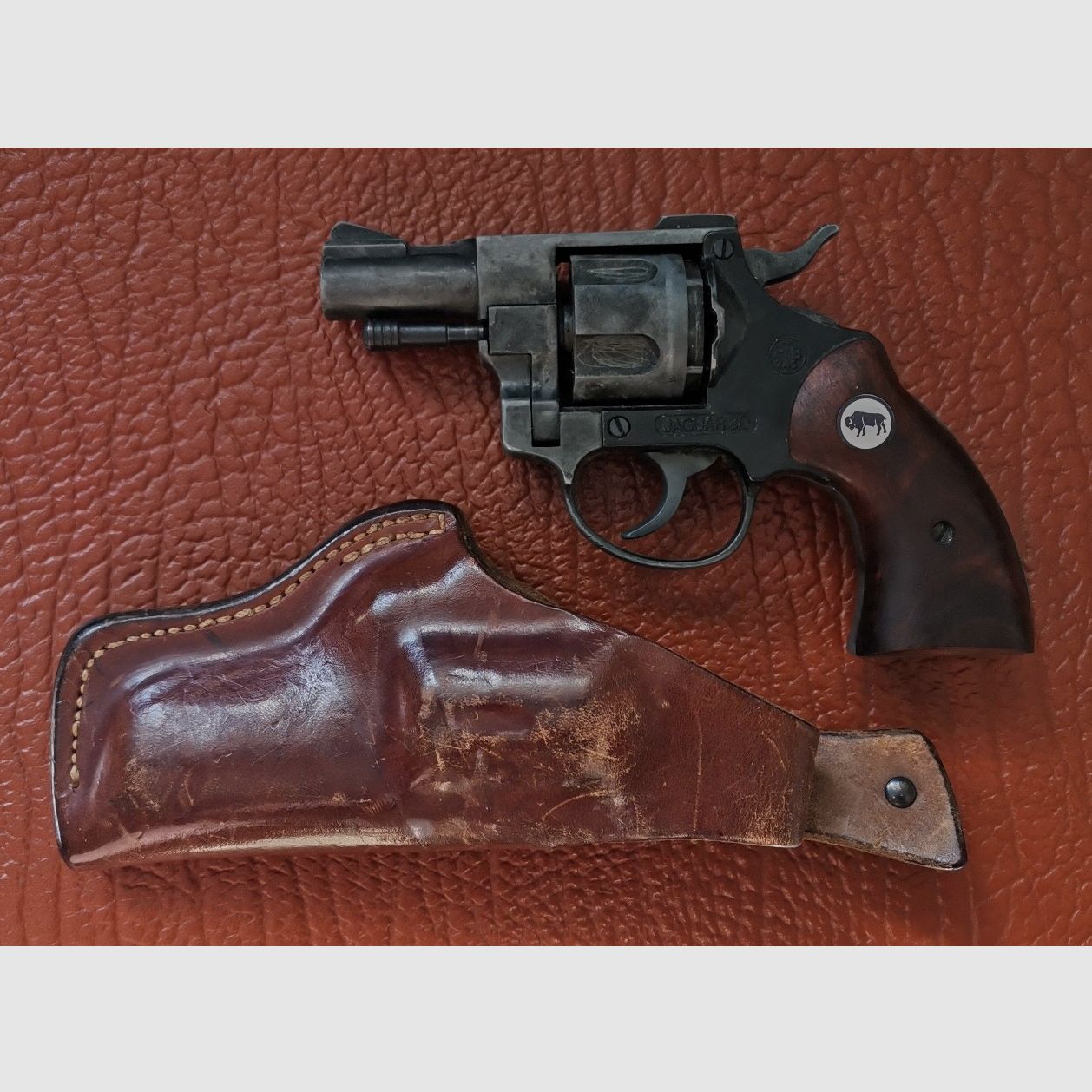 Jaguar 80 Schreckschussrevolver Kal. 9 mm Knall, mit Leder-Holster