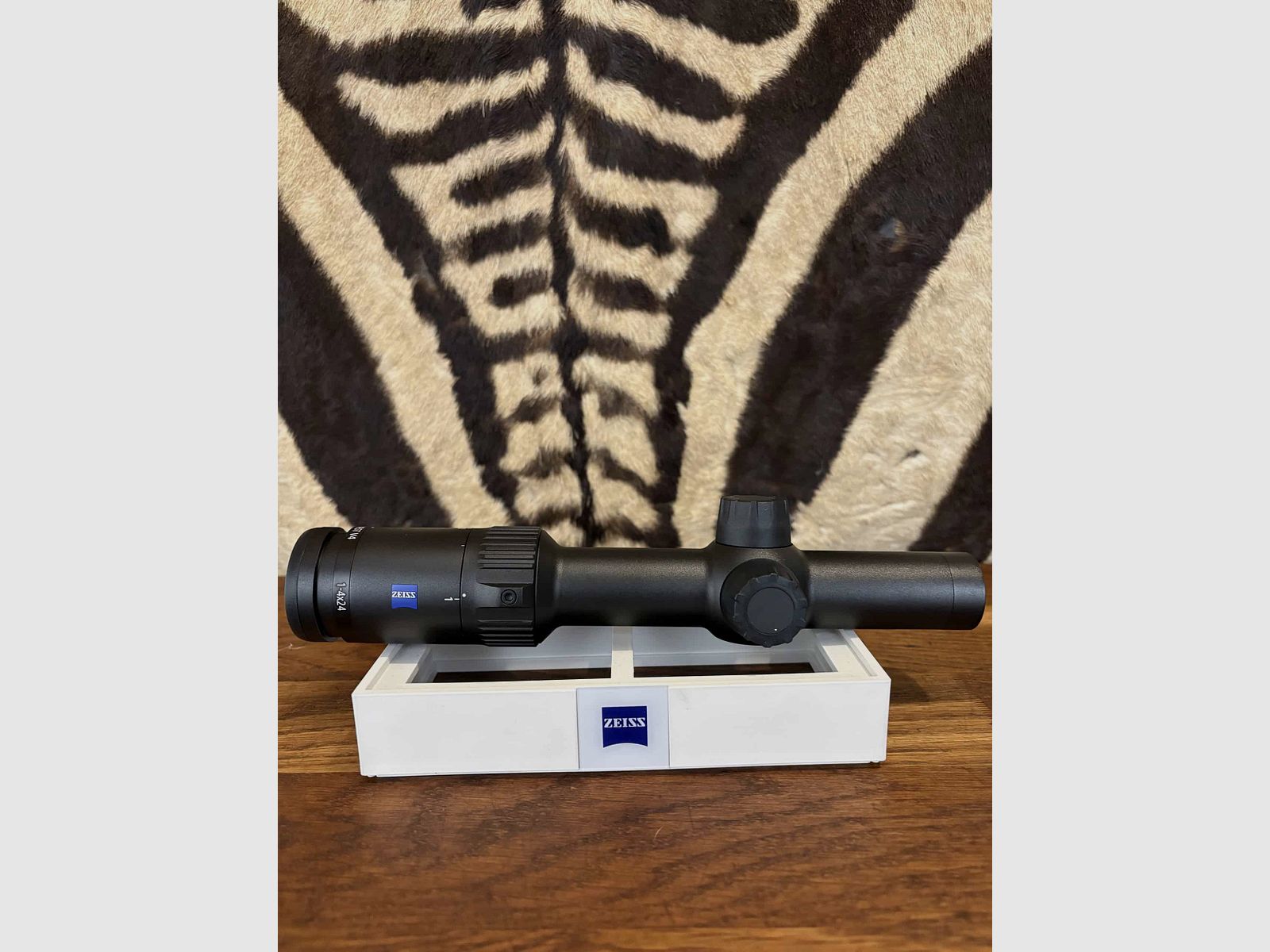 Lunette Zeiss Conquest V4 1-4X24 – RET 60, image 1 sur 5