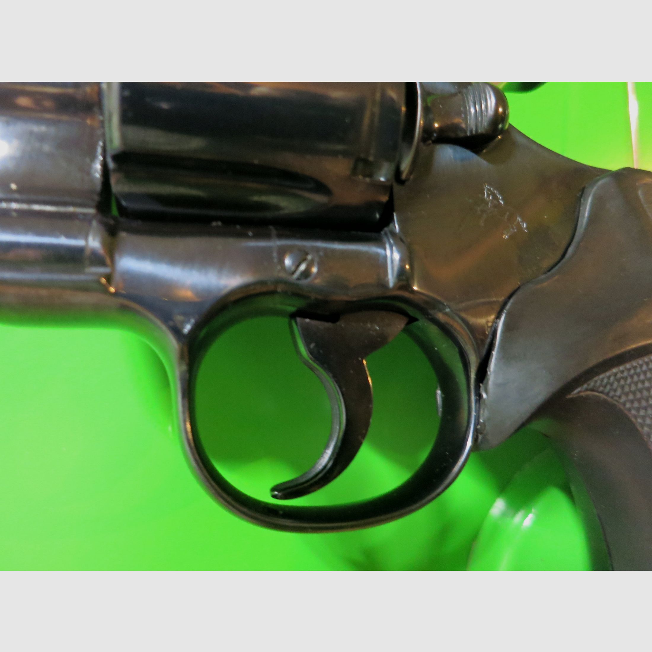 1985 COLT PYTHON, Royal Blue, .357 Magnum, 6" Lauf, Gummi-Sportgriff   #19-