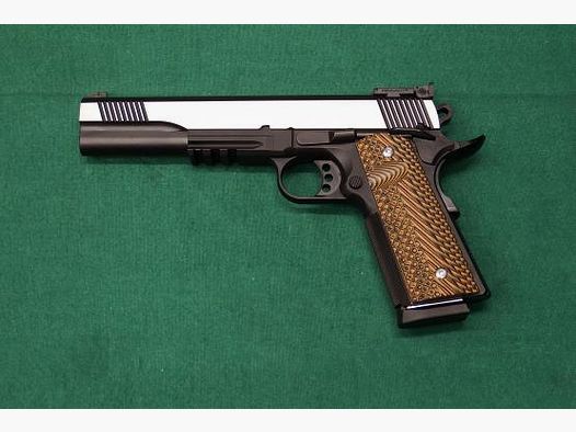 CLUB 30 pistol model 1911 6.0 .45Auto with Picatinny rail