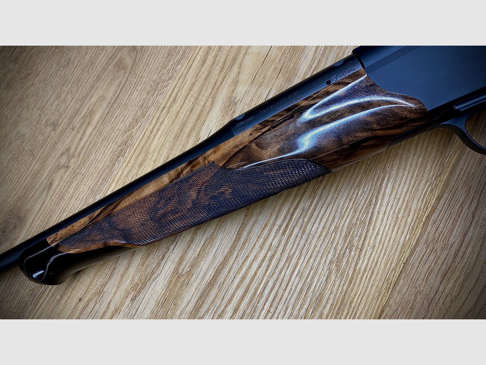 Blaser R8 Success / Holzklasse 9 / Kaliber u. Lauflänge nach Wahl / absolute TRAUMWAFFE