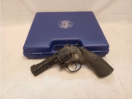 Smith & Wesson 586 - 4" / black / 4,5 mm Diabolo / CO2 / Revolver / OVP (102)