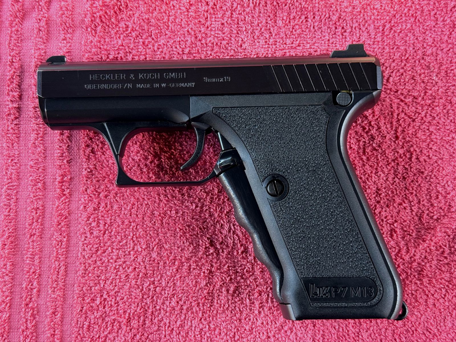 Heckler & Koch P7 M13, image 3 of 11