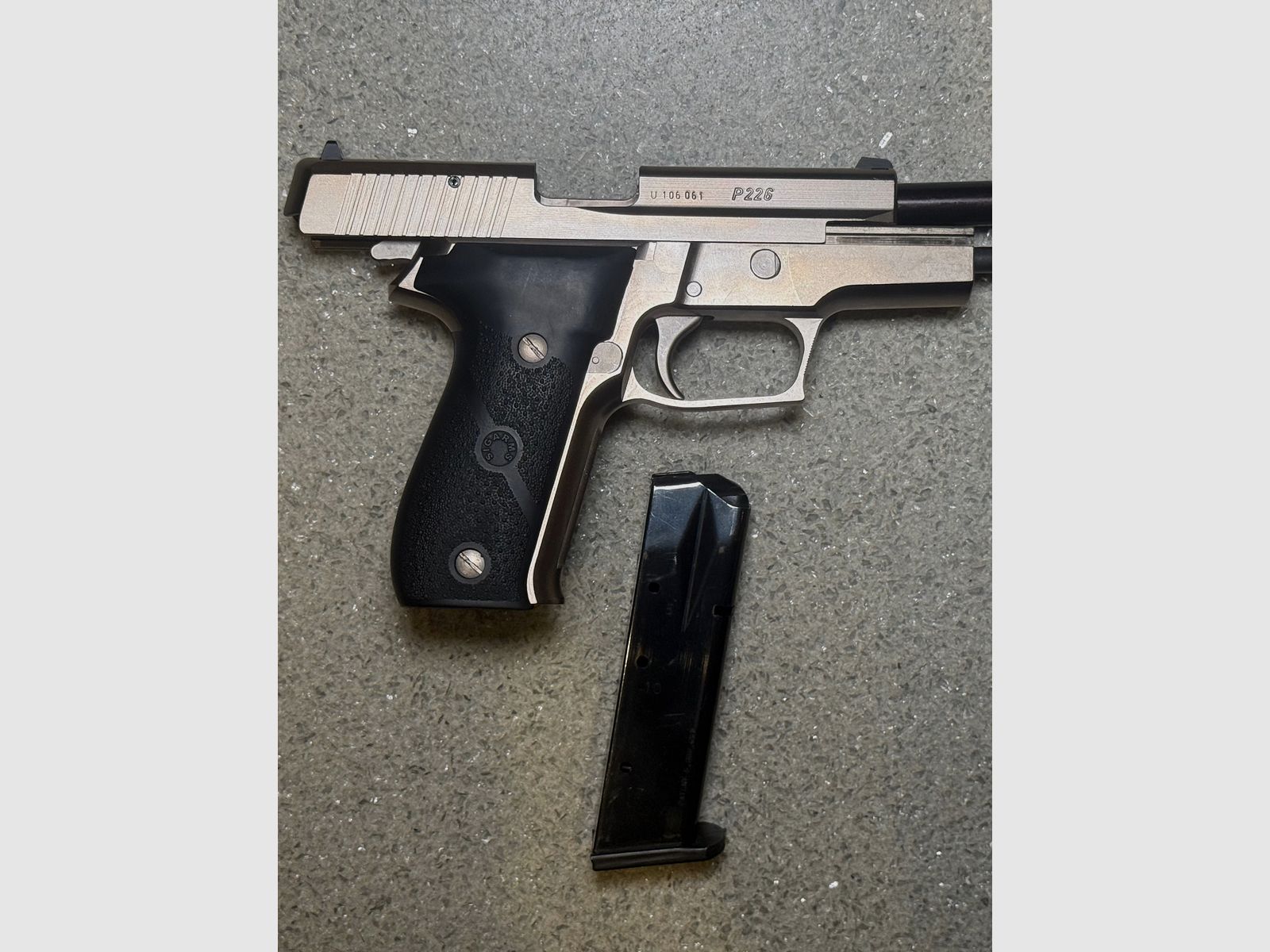 SIG Sauer P226 | 9 mm Luger | Eckernförde | Optics Ready | Zubehörpaket