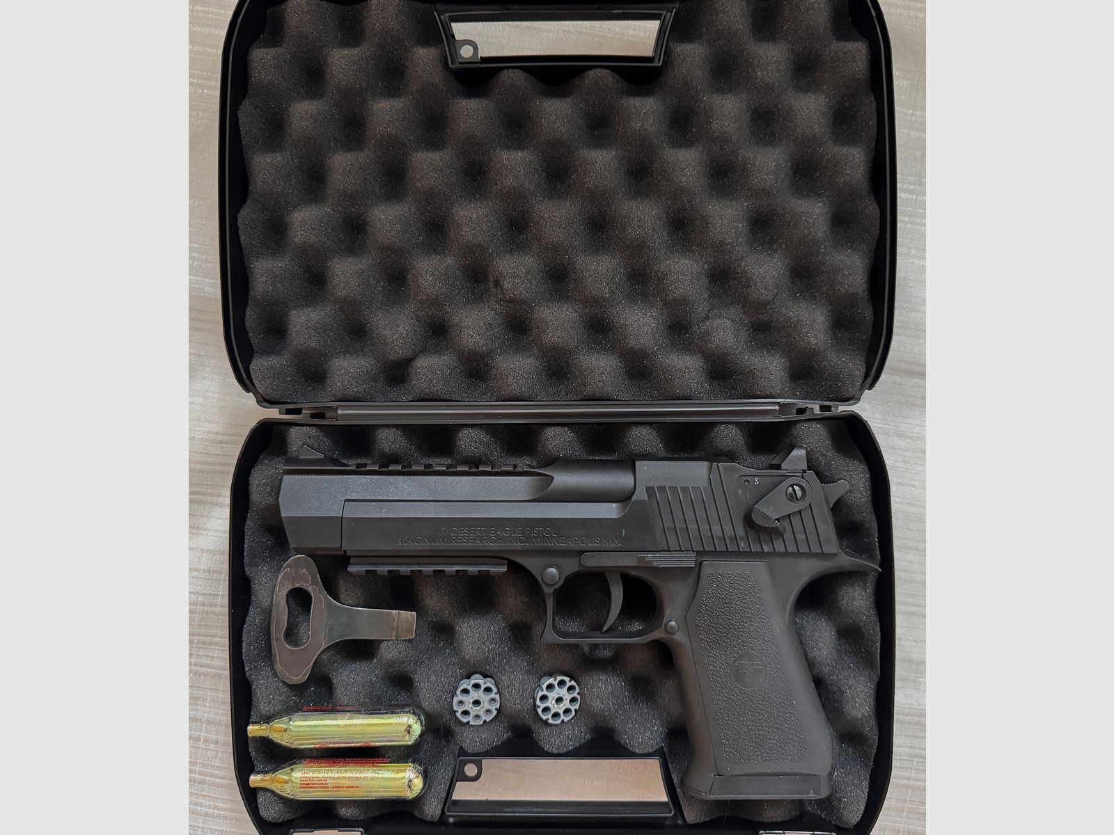 Magnum Research Inc. Desert Eagle (Umarex) 4.5mm Diabolo -- RARITY --