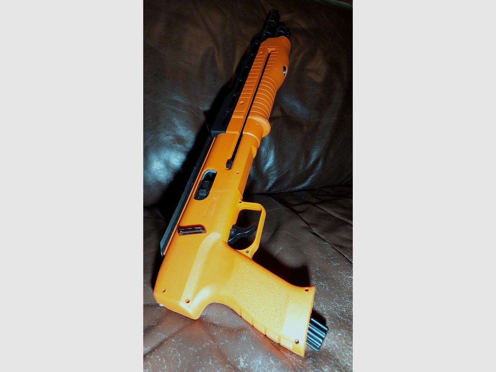 T4E Umarex  HDB 68 CO2-RAM Shotgun Kal. .68 orange/schwarz 