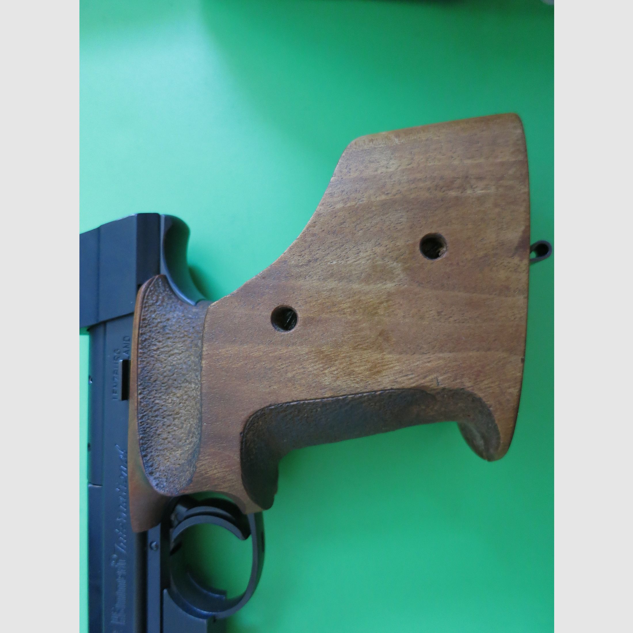 Hämmerli International 208, beste schweizer Ziel- Sportpistole, .22lr +Laufgewicht +NILL-Sportgriff      #49