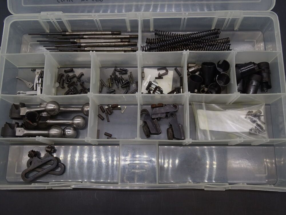 M150 iglica spustowa sprężyny wyciągacz Schlabolzenmutter Suhl M150 200 skrzynka z częściami zamiennymi