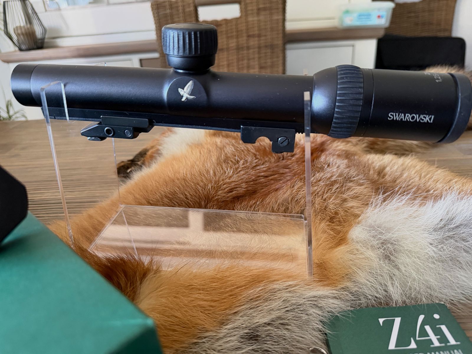 Swarovski Z4i 1.25-4x24 z szyną i montażem obrotowym EAW, zdjęcie 2 z 9
