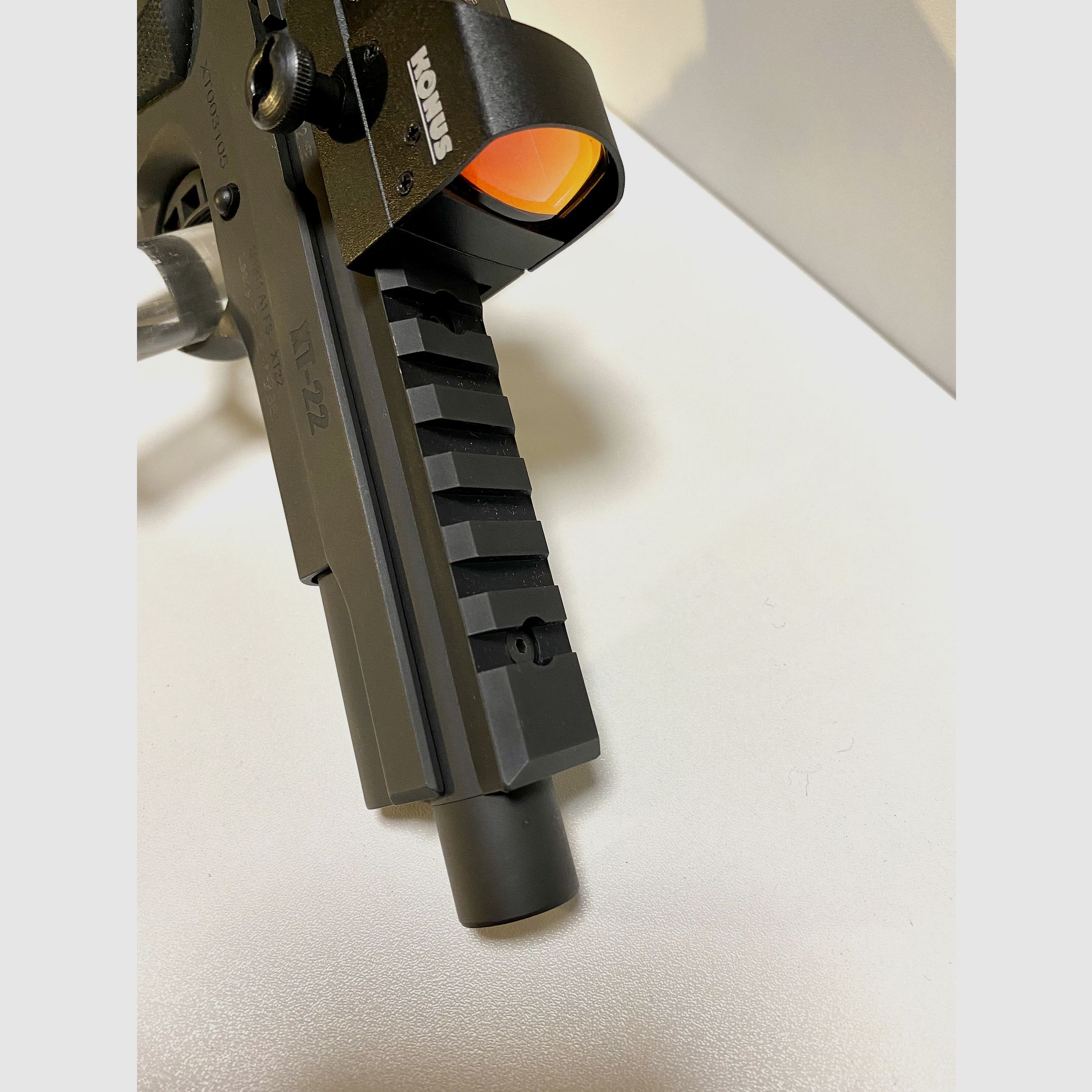 ARMSCOR - Rock Island Armory	 XT 22 FS Top Rail Ganzstahlwaffe mit Red Dot, Mündungsgewinde - Waffen Friedrichsnd