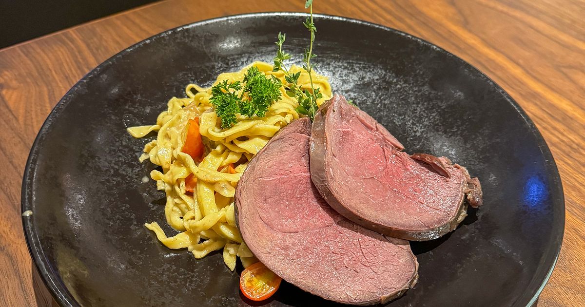 Karibisches Damwild mit Thymian Tagliatelle - Karibisches Damwild mit ...