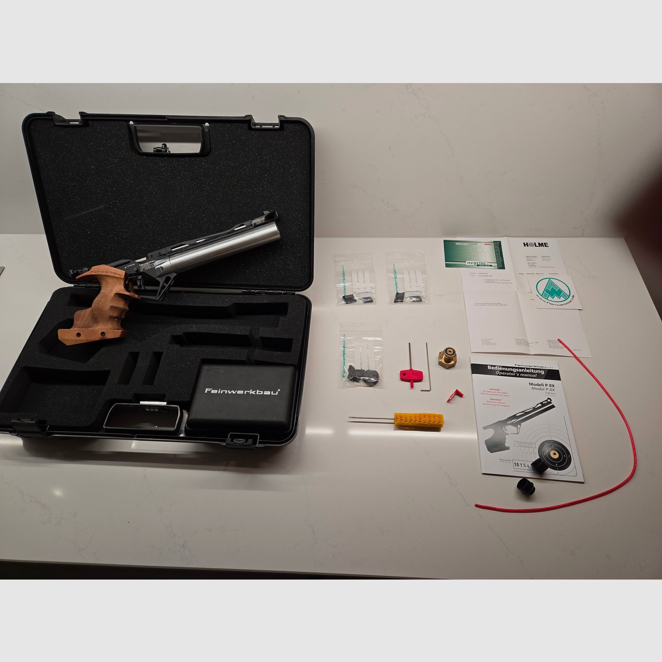 Match air pistol Feinwerkbau P8X (grip M) as good as new with accessories