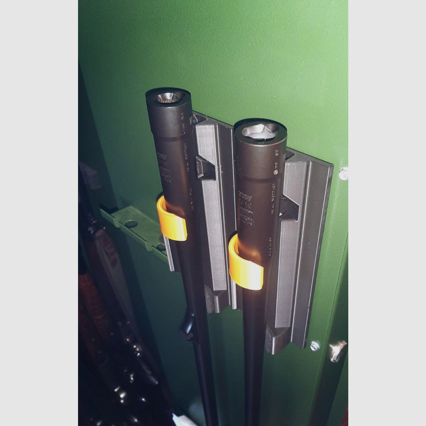 Uchwyt na wymienne lufy - wiszący - do Blaser R8, R93, Mauser M03