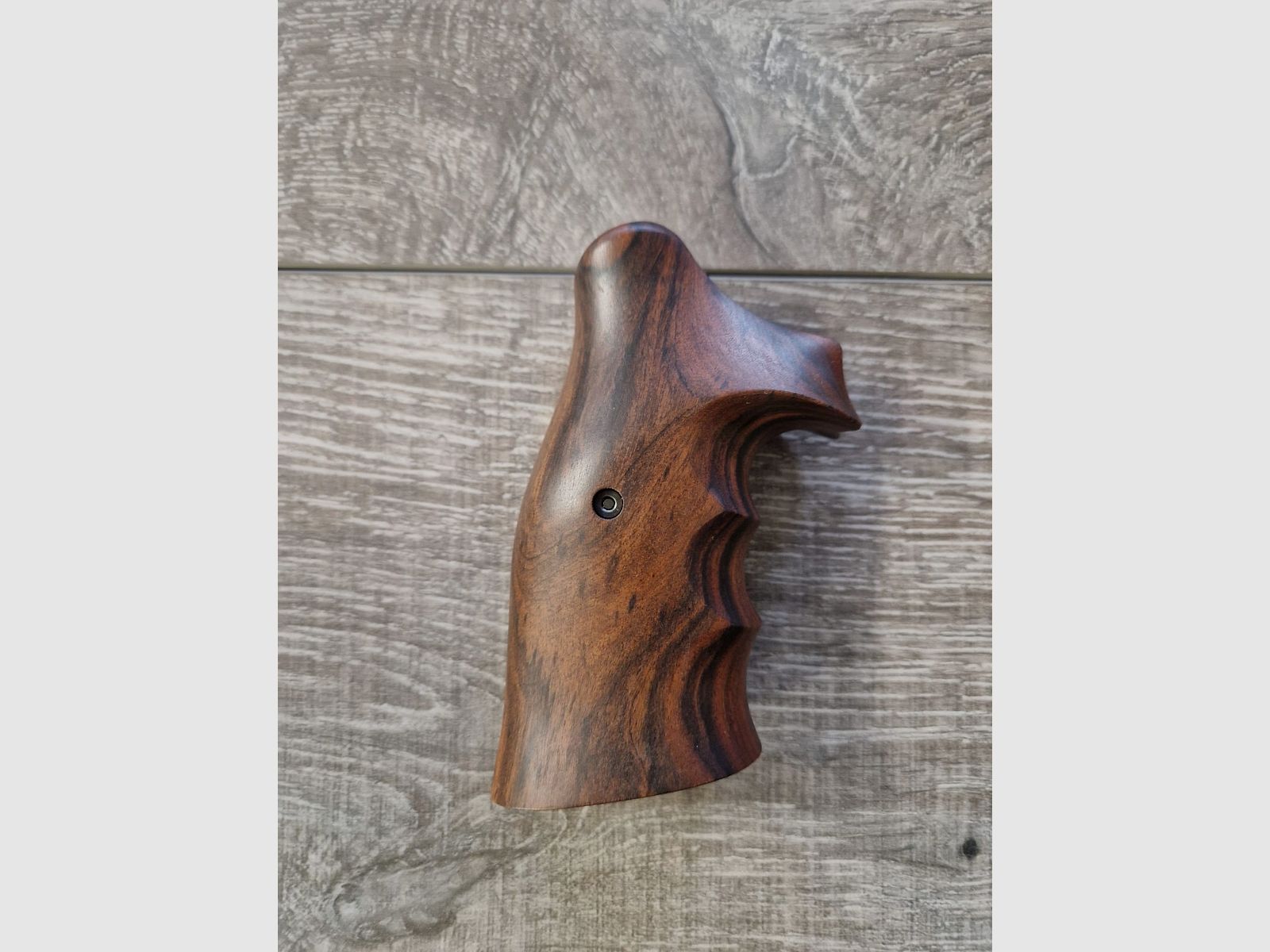 Griffschalen S&W K / L Rosenholz, Bild 1 von 2