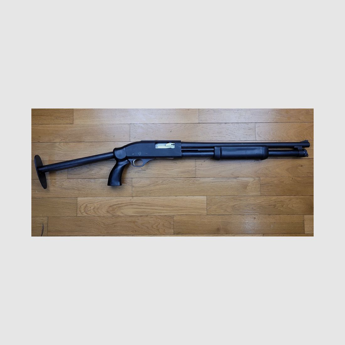 Rara carabina a pompa Fabarm « SDASS Commando » – 12/70 – 5/7 colpi – ricevitore ergal – peso 3kg – canna di 47cm – fabbricazione 1981 – non ha davvero paura di niente! – TBE +, immagine 2 di 22
