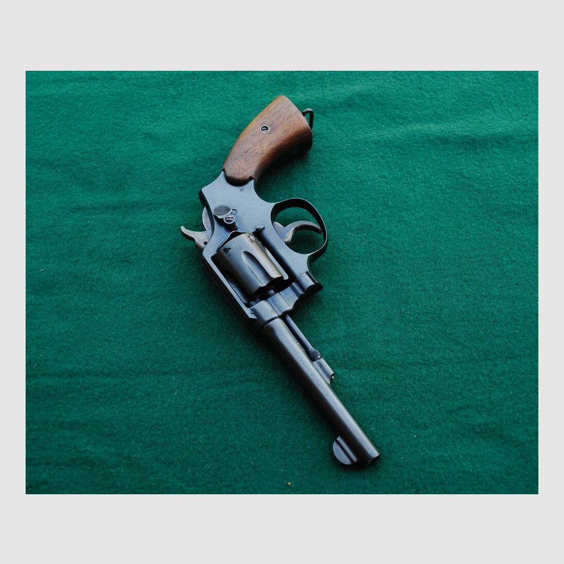 Smith & Wesson, Military & Police, Polizeirevolver, England, div. Stempel