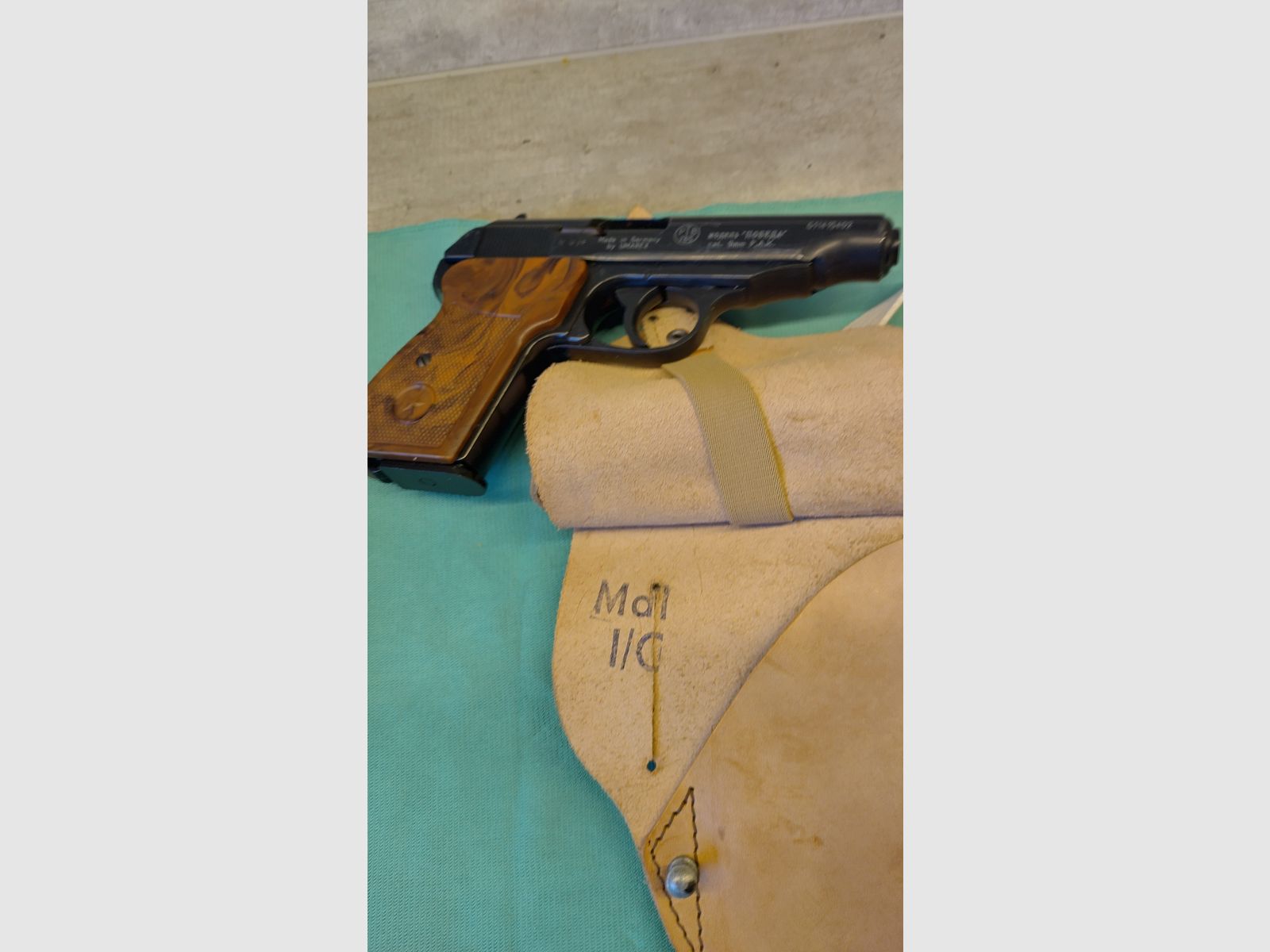 Makarov Sonderedition 50 Jahre Frieden Schreckschuss Pistole Kaliber 8 mm P.A.K. 