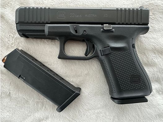 Glock 23 in .40 S&W - een van de laatste Gen 3 uit 2009 - Weinig gebruikt - bijna NIEUWSTAAT !