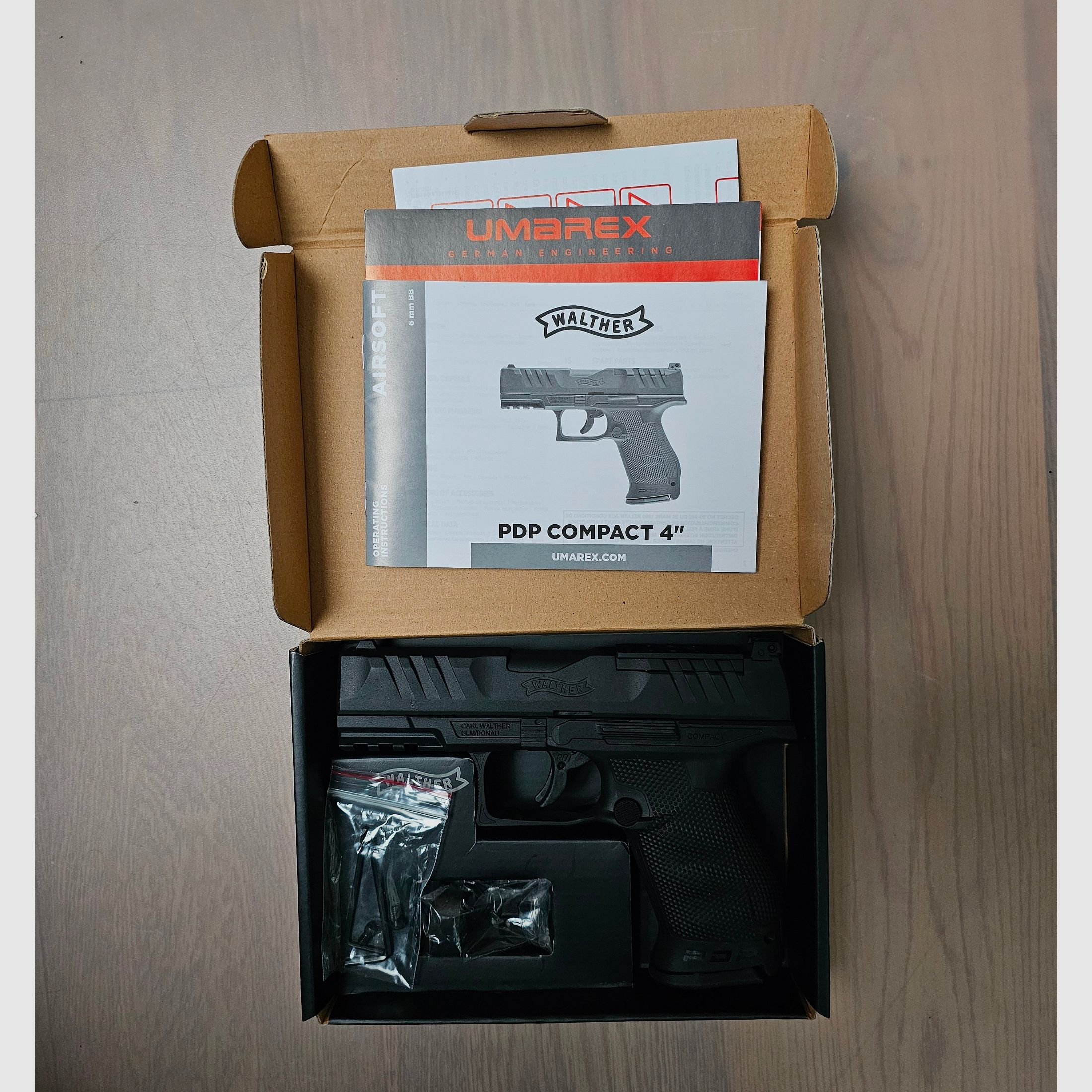 Neuw. Umarex Walther PDP Compact 4" Softair-Co2-Pistole Schwarz 6 mm + RDS 8 Point Sight