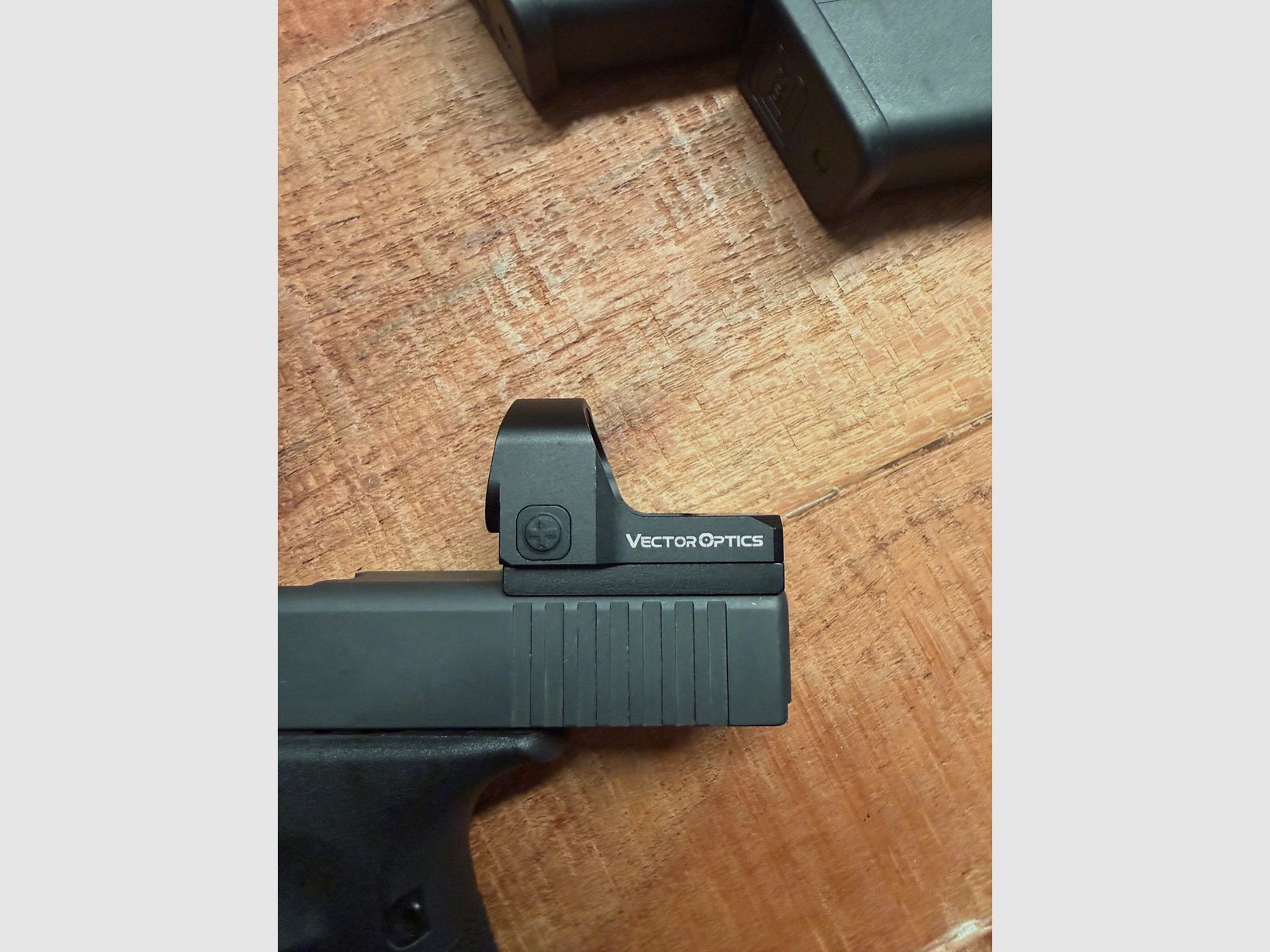 Glock 17 Gen4 incl. red dot & Alpha Competition trigger, image 4 sur 5