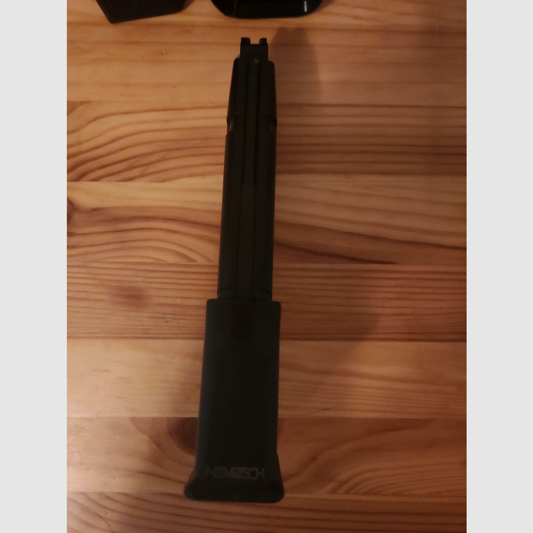 Glock 45 Airsoft 6mm BB – 2 magazines + HPA adapter + holster/accessories – 18+