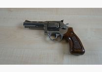 Taurus 689