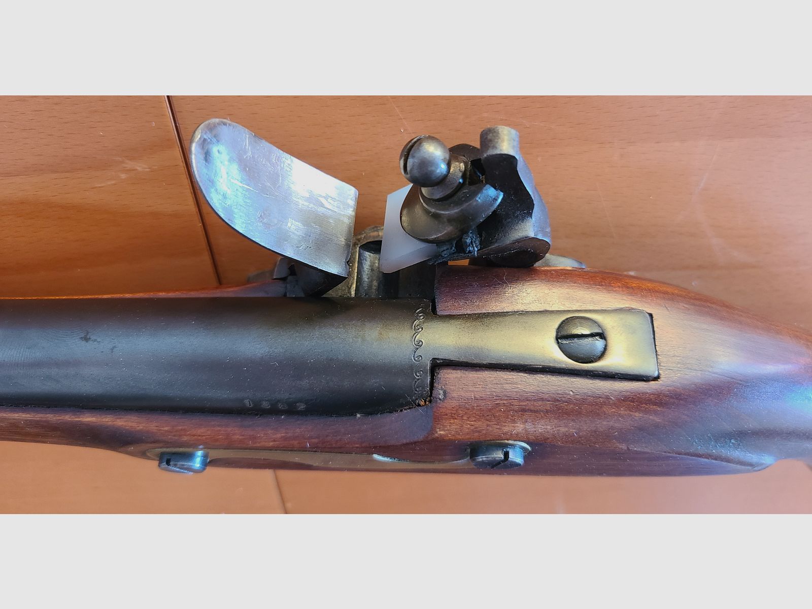 PISTOLA A CARICATORE ANTERIORE / cal. SCONOSCIUTO / POLVERE NERA / US / IMPUGNATURA IN LEGNO / 1382 / DIFETTOSA