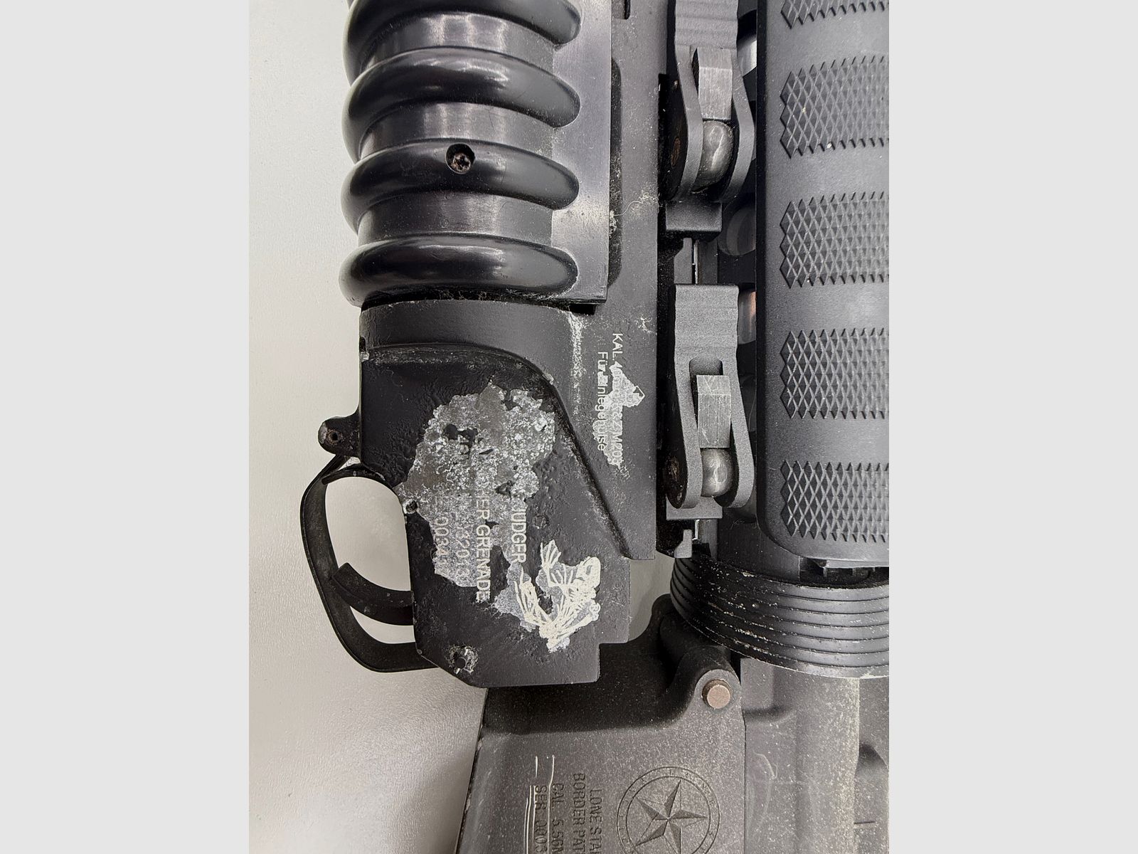 Evolution Airsoft M4 S-AEG US Marine Style met functionele M203 granaatwerper – incl. 2× 40 mm granaten