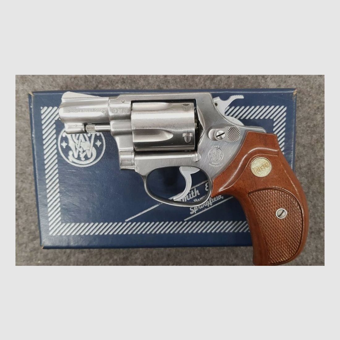 Smith & Wesson 60