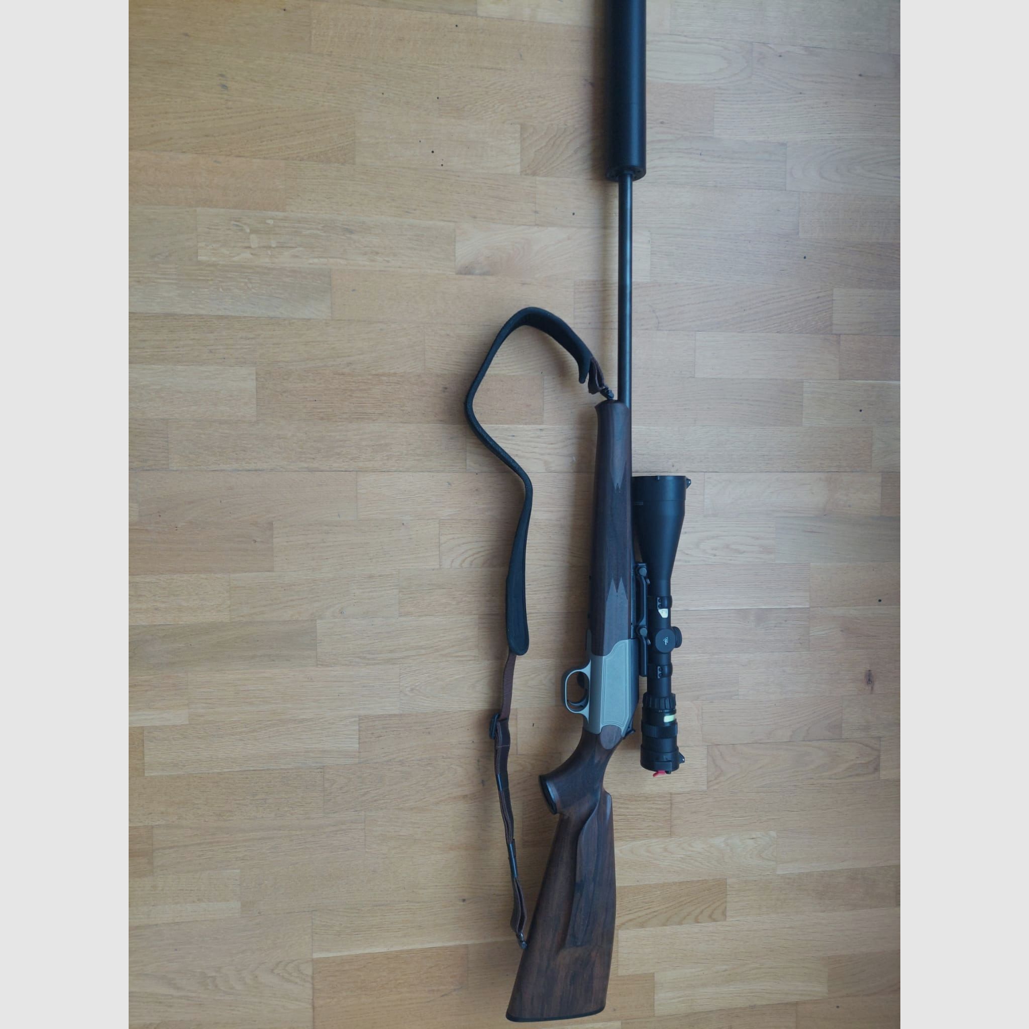RESERVIERT -  Blaser R93 Standard 7×64 mit Zielfernrohr & Schalldämpfer