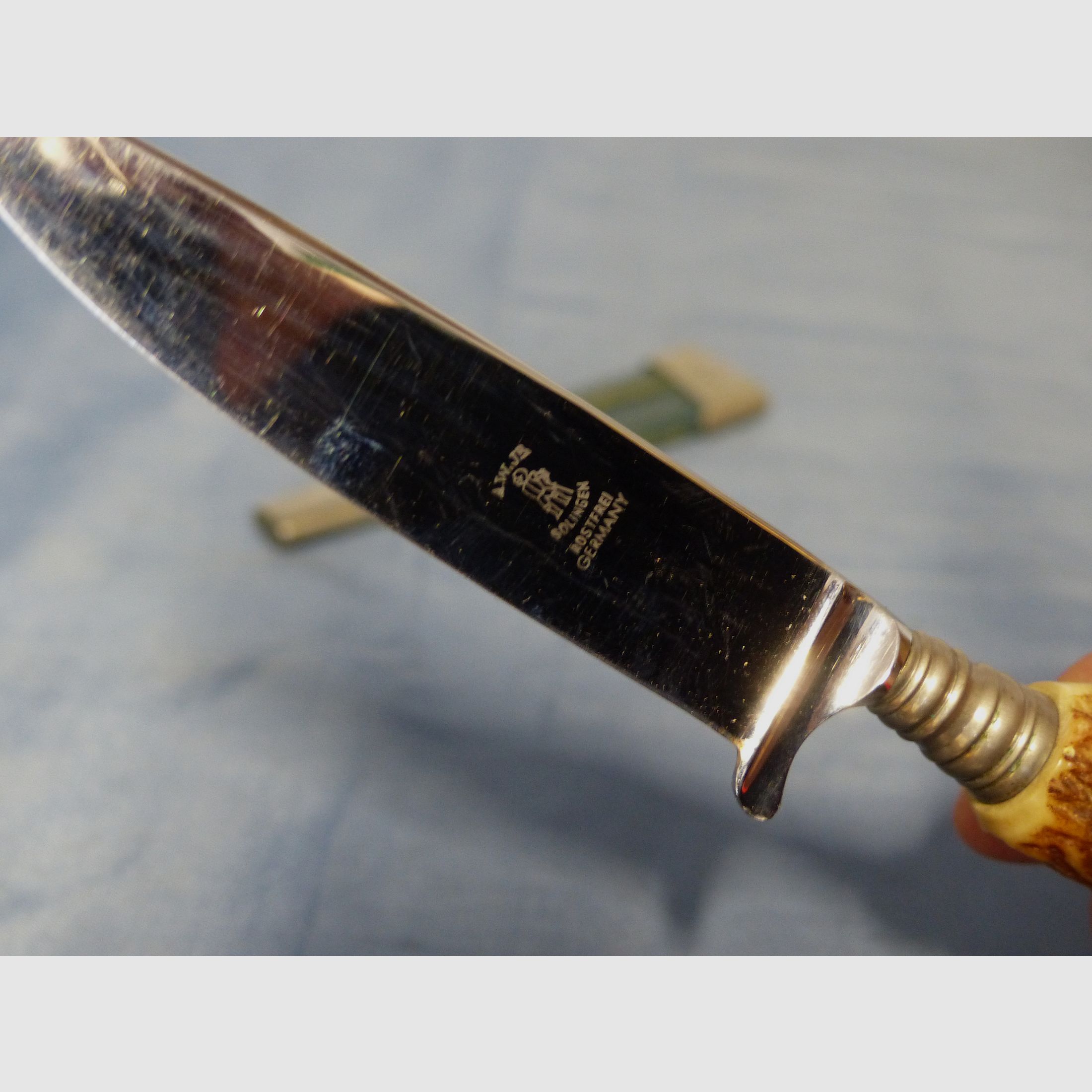 Bawarskie noże myśliwskie, noże tradycyjne, noże do przekąsek Anton Wingen Jr. z uchwytem z poroża jelenia, prawie antyczne