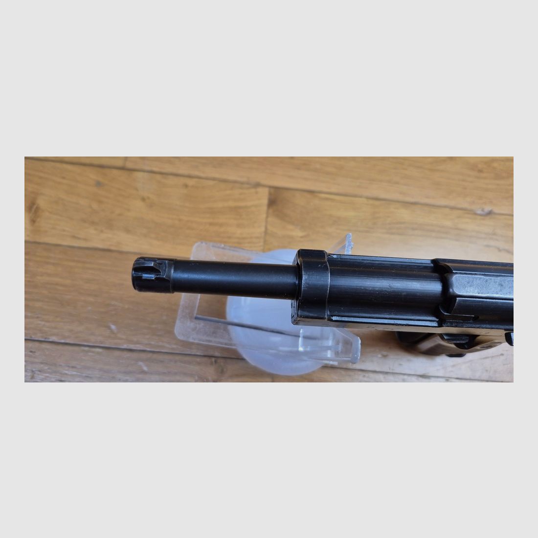 Schöner Walther P38 Pistol – Herstellung genannt „ZM“ für Walther Zella Mehlis – Code AC – Waffe von Juli 1943 – Originalbrünierung zu 95% – Einwandfreie Mechanik – Sehr schöner Lauf – 100% Originalteile – Monomatrikulation außer Magazin – Sehr guter Zustand – TBE, Bild 15 von 20