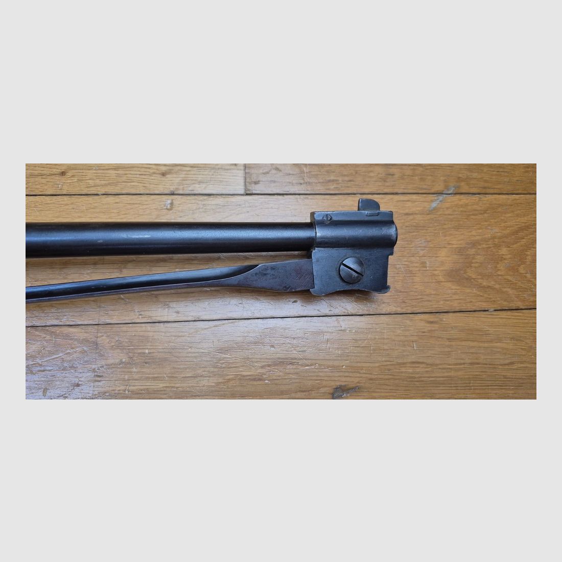 Bardzo ładny karabin kawaleryjski lub Moschetto da Cavalleria Carcano Model 1938 – Arsenal w Gardone V.T. – Kal. 6,5×52 – Zintegrowana składana bagnet – Pasek – Broń z 1940 roku – Drewno w TBE – Bardzo dobra mechanika i bardzo ładna lufa – TBE+/TBE++, zdjęcie 10 z 28