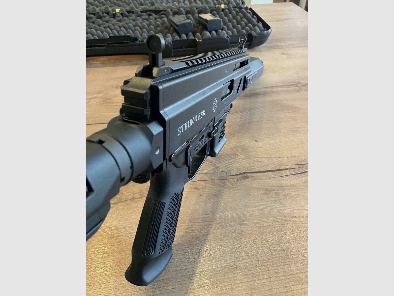 Grand Power Stribog RSR mit höhen- und seitenverstellbaren AR15 Schaft 9mmLuger