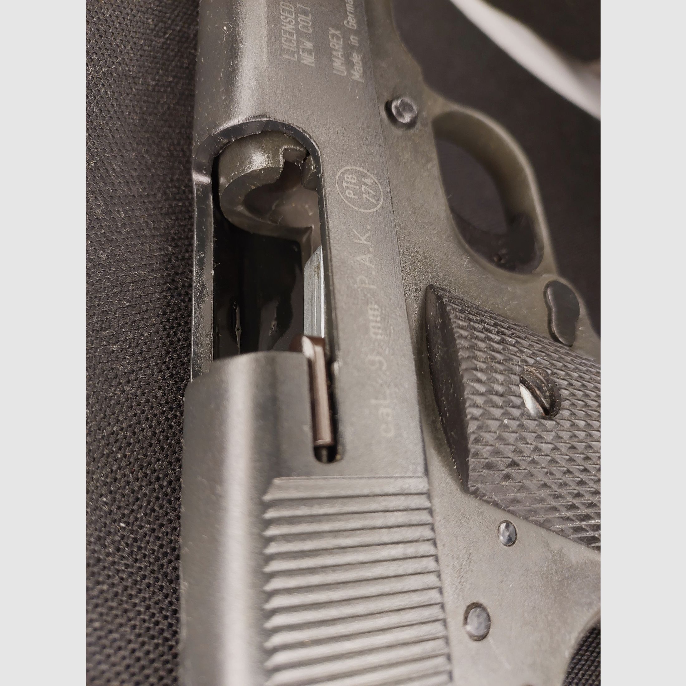 Colt Government 1911 A1 blank firing pistol 9mm P.A.K. (PTB 774) with 3 magazines