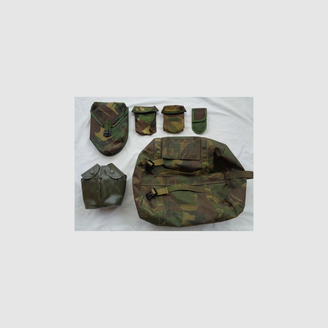 Set diverse holl. Armee Koppeltaschen DPM-Tarn, 80er/90er Jahre, s.g. bis neuw., selten!!!