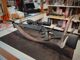 Blaser R8 Ultimate (Linksausführung) – Kal. .30-06 Spring. – Leica Fortis 2-12x50 – Hausken JD184 MKII XTRM