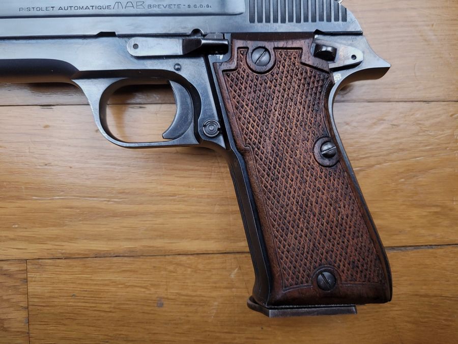 Sehr seltener und sehr schöner MAB 15 F1 Militärwettkampfpistole – 300 Ex. – 9 para – Originalbox – Sehr schönes emblematisches Stück des französischen Know-hows – Ausgezeichneter Zustand, Bild 3 von 15