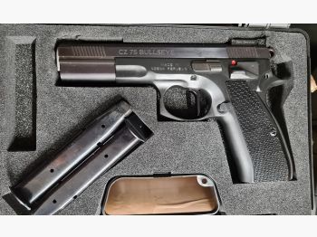 CZ Douanes USA CZ75 Bullseye 9mm Luger