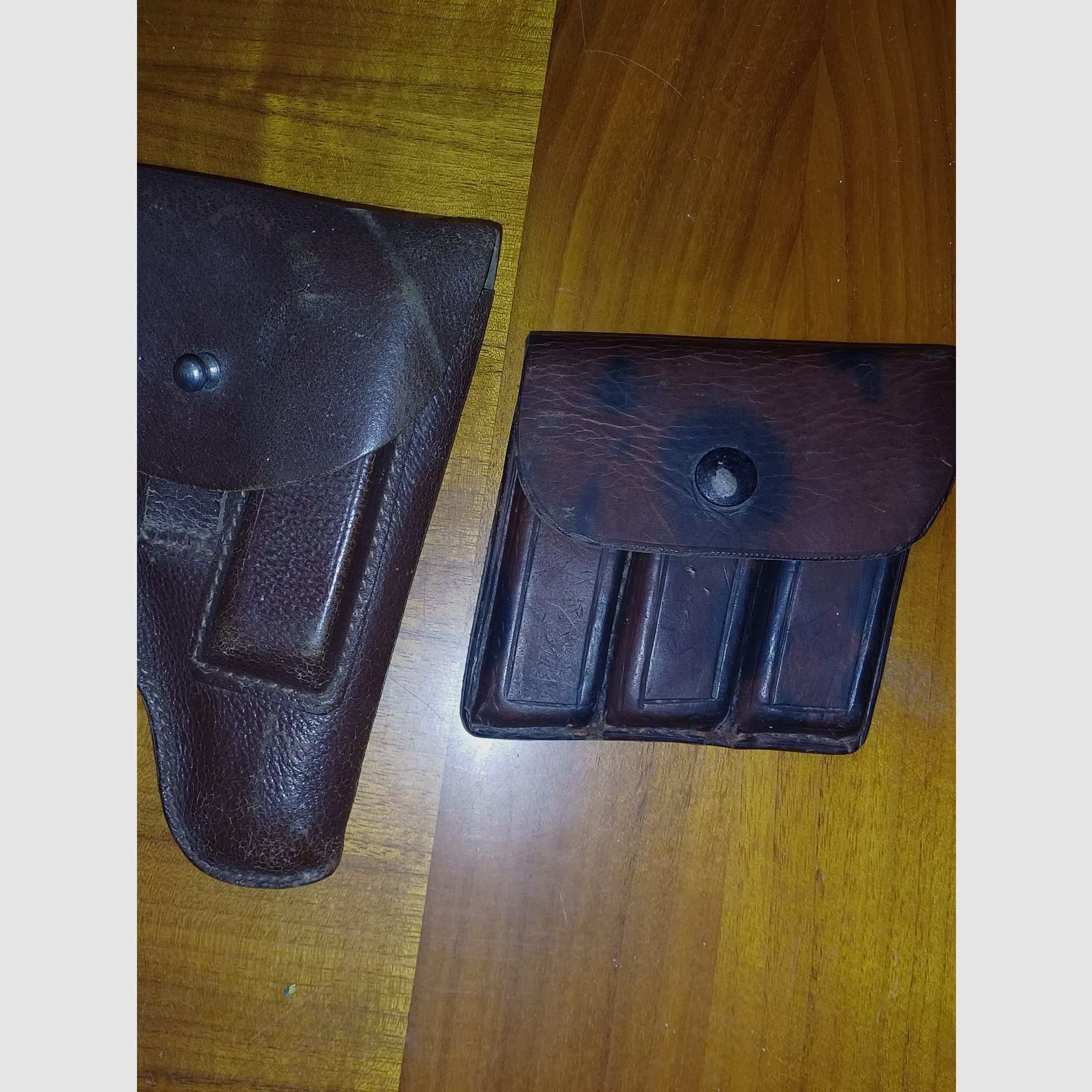 Pistolenholster mit Magazintasche