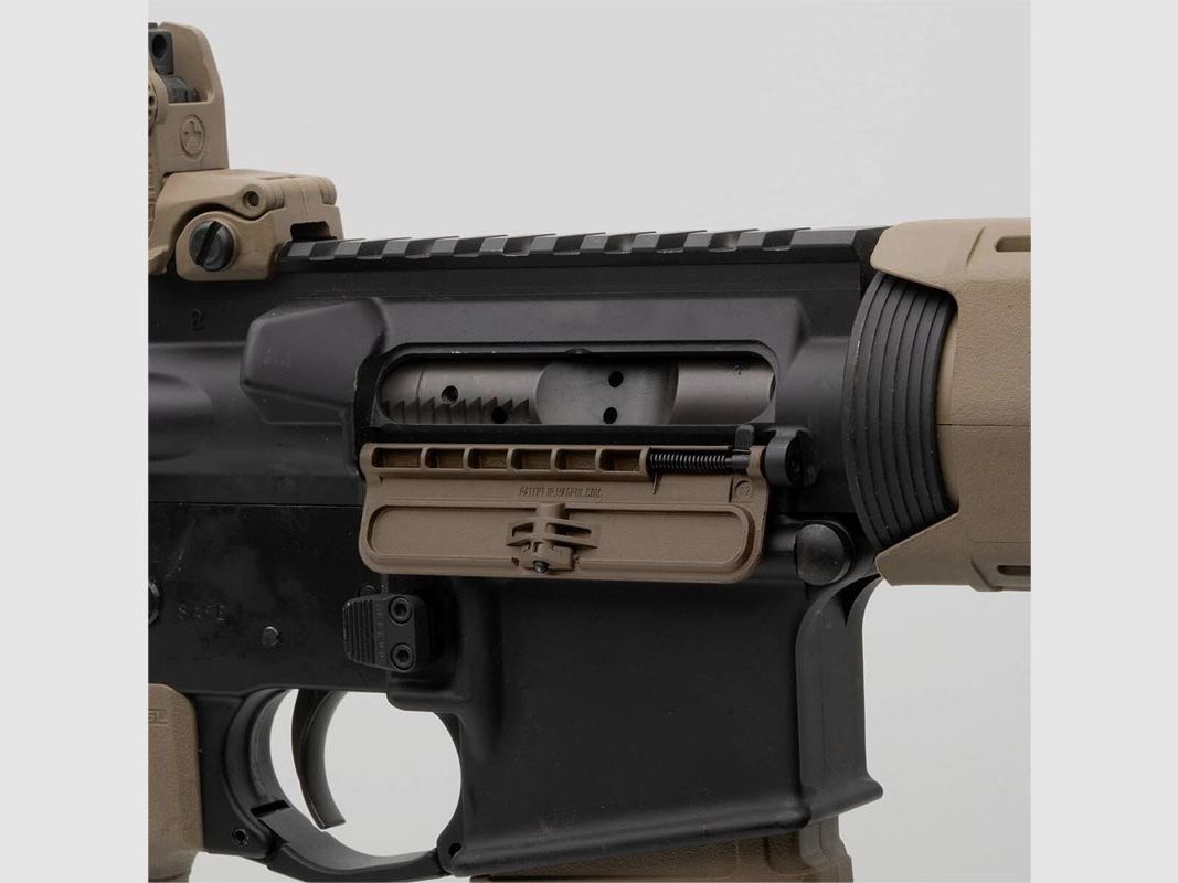 Improved Ejection Port Cover AR15/M4 FDE (MPL-MAG1206), image 3 of 4
