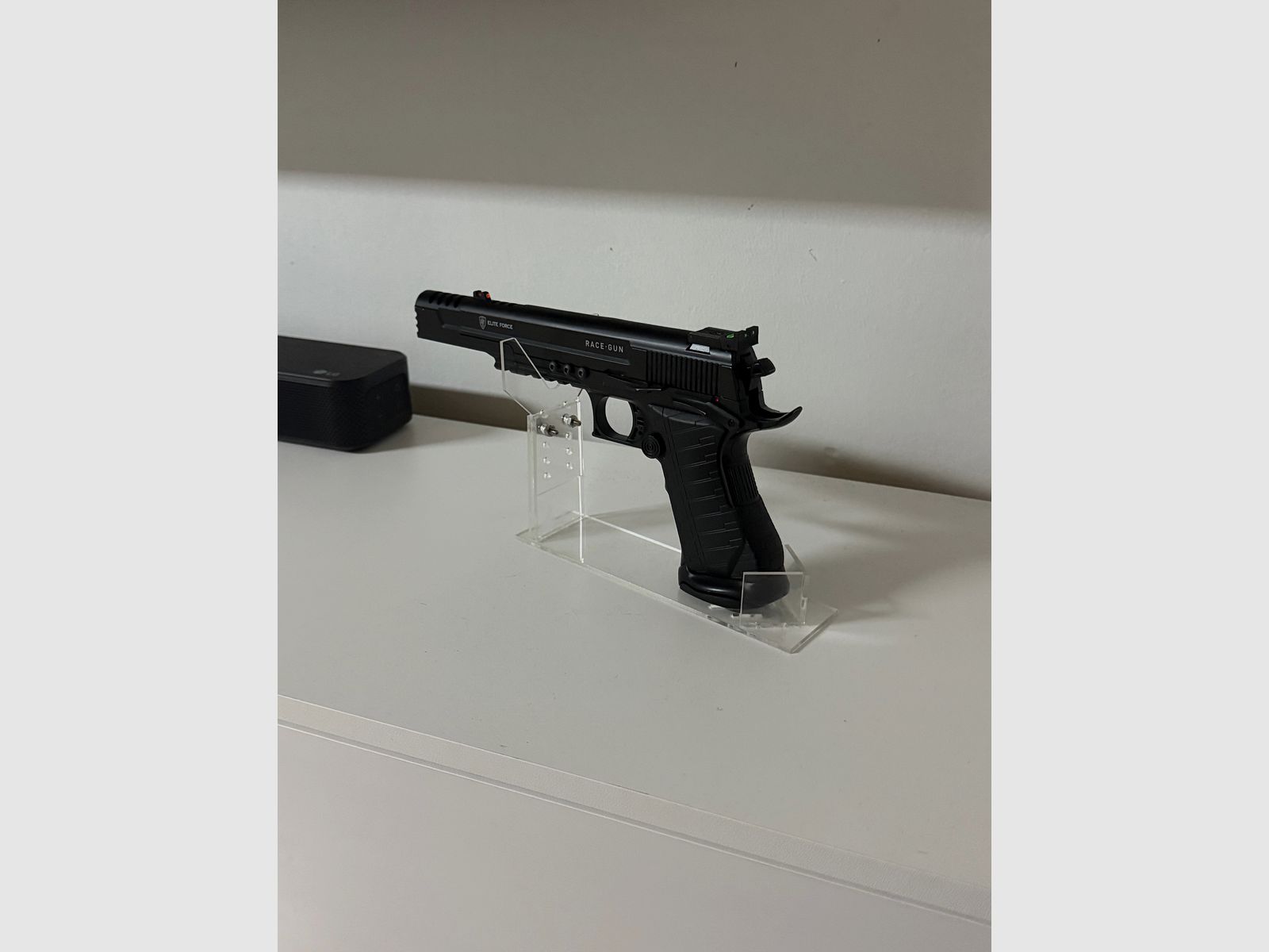 Elite Force Race Gun Vollmetall Softair- Co2-Pistole Kaliber 6mm BB Blowback